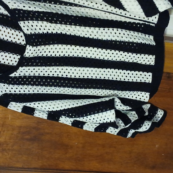 Sweater - Picture 4 of 4